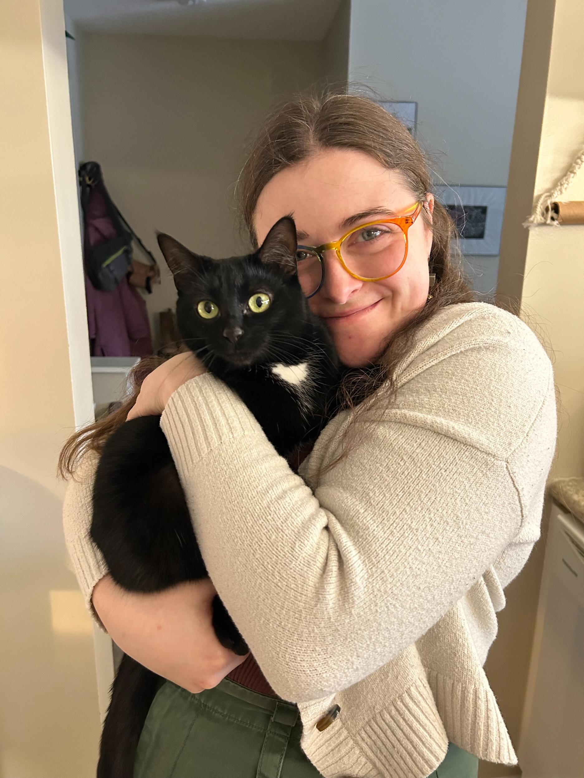 We adopted a kitty, Hera! 👑🐈‍⬛