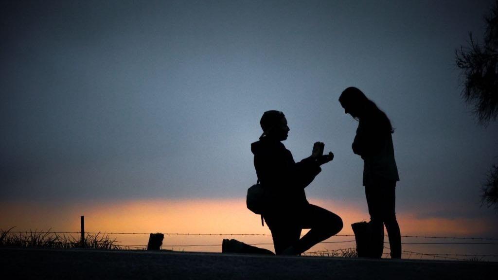 Logan completely surprised Alexis by proposing at a beautiful overlook in Waimea on Big Island. He secretly captured the entire proposal on video. 