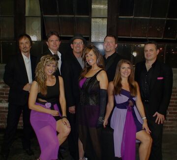 Jayne Bond & the Pink Martinis - Dance Band - Indianapolis, IN - Hero Main