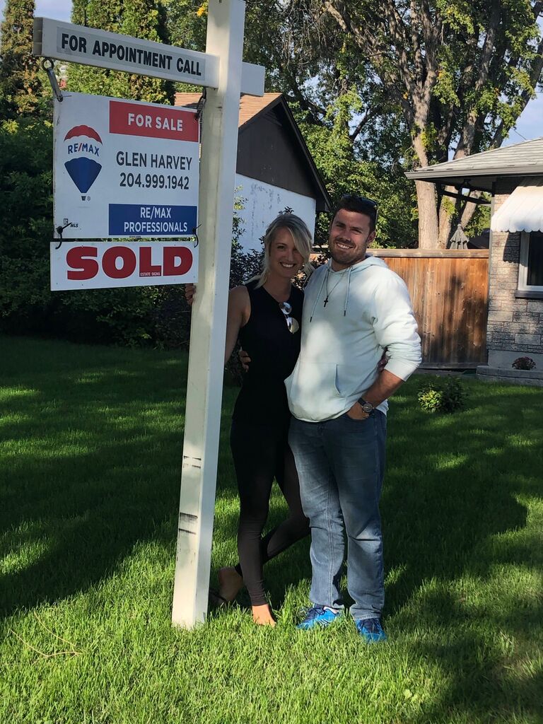 Kim buys a house (and asks Mike to move in)