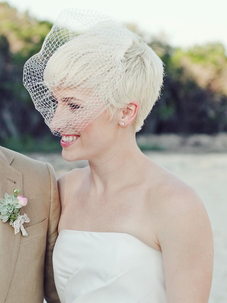 One Blushing Bride Simple Fingertip Bridal Veil for Short Hair, Bobs & Pixies Off White / with Headband