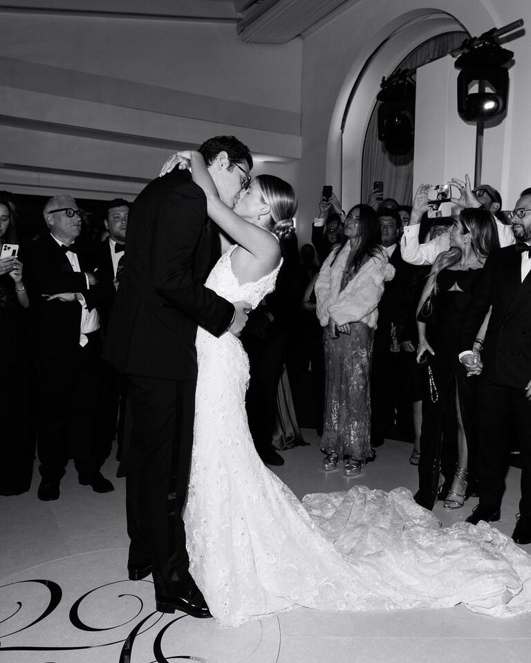 Photo of Sofia Richie and Elliot Grainge's first dance at wedding