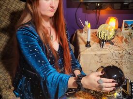 Amy The Kitchen Witch    Tarot Readings - Tarot Card Reader - Kansas City, MO - Hero Gallery 1