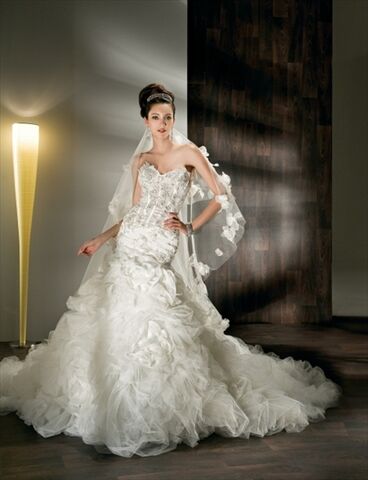 Carmen s Bridal  Grown Rental  Tailoring Bridal  Salons 