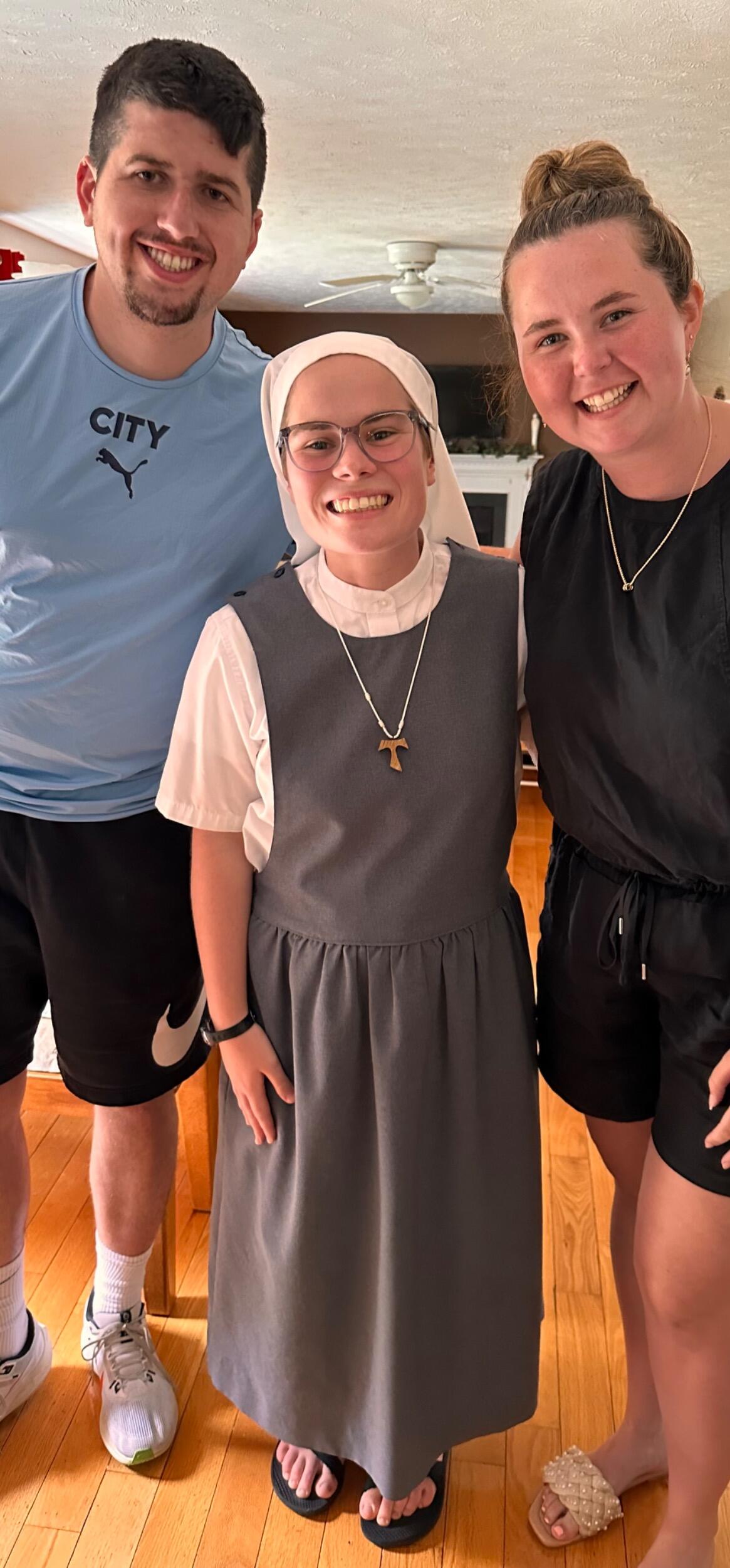 Victoria’s best friend, Sister Emmanuel (Mary-Kate Schratz)
