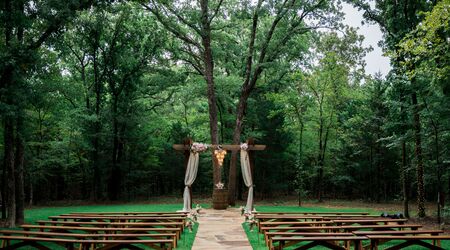 21+ Whispering Oaks Wedding Venue