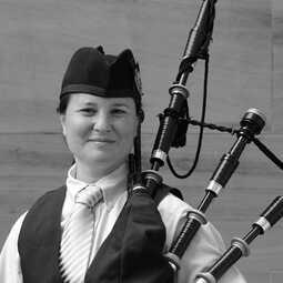 Amy McGlothlin, New England Bagpiper, profile image