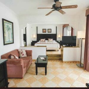 Gallery Photo 13