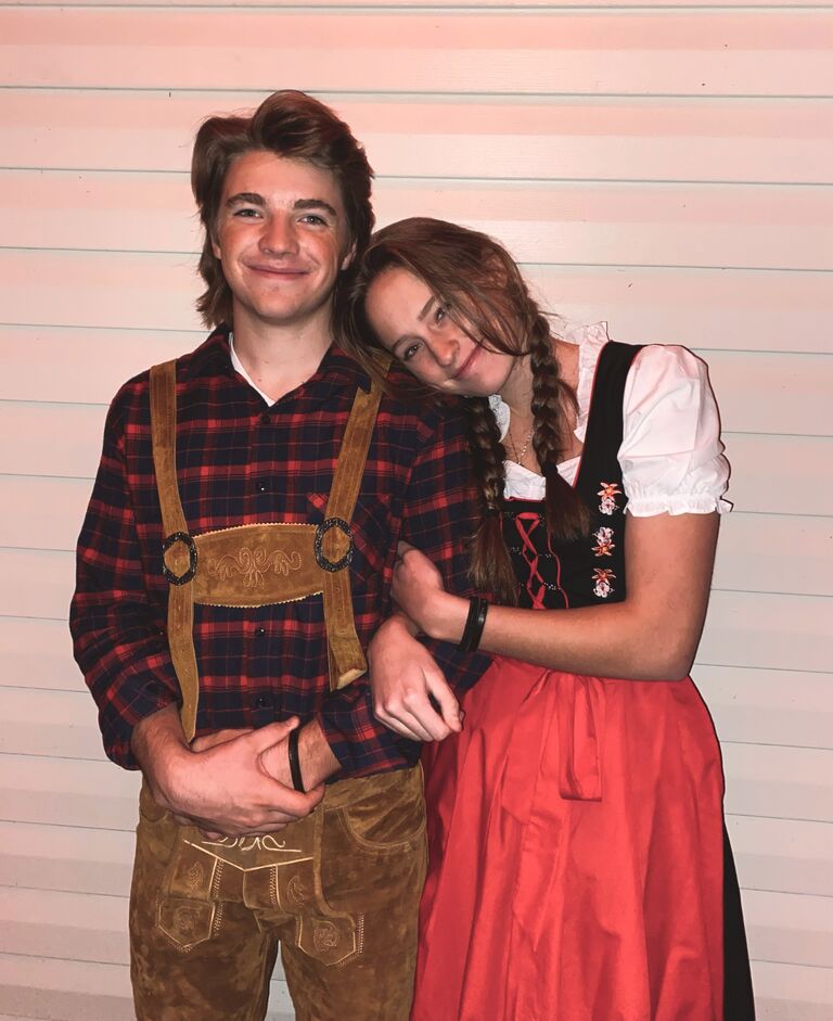 Halloween, lederhosens & dirndl's