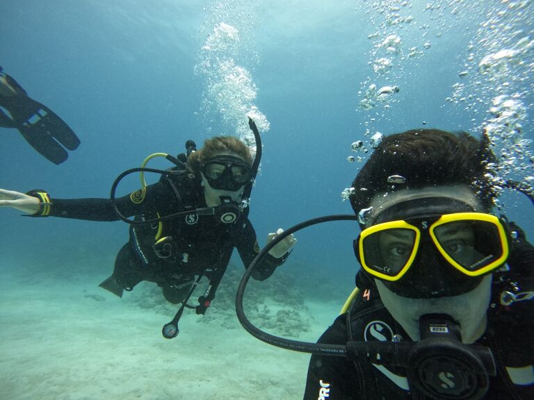 Zsofi got her scuba-diving certificate in Mauritius :) //

Zsófi megszerezte a búvárvizsgáját Mauritiuson :)