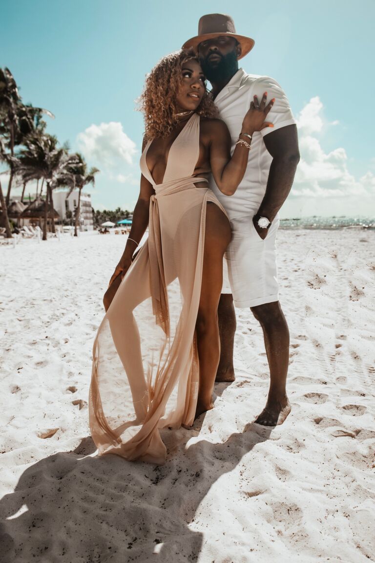 Jasha surprised Joya with a Beautiful Birthday photoshoot on the beach in Playa Del Carmen, Mexico. 