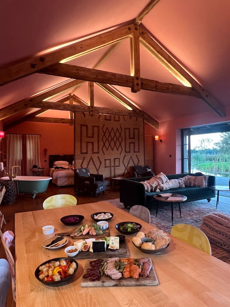 The inside of the cabin was just as beautiful as the outside. Scott had also planned all the food for the duration of the trip which turned out to be too much and the couple had to take leftovers home that lasted for days, they didn't mind that though.