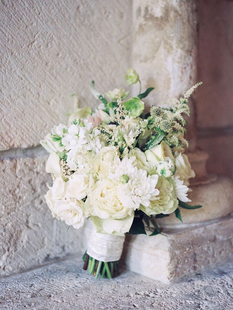 Romantic white bouquet
