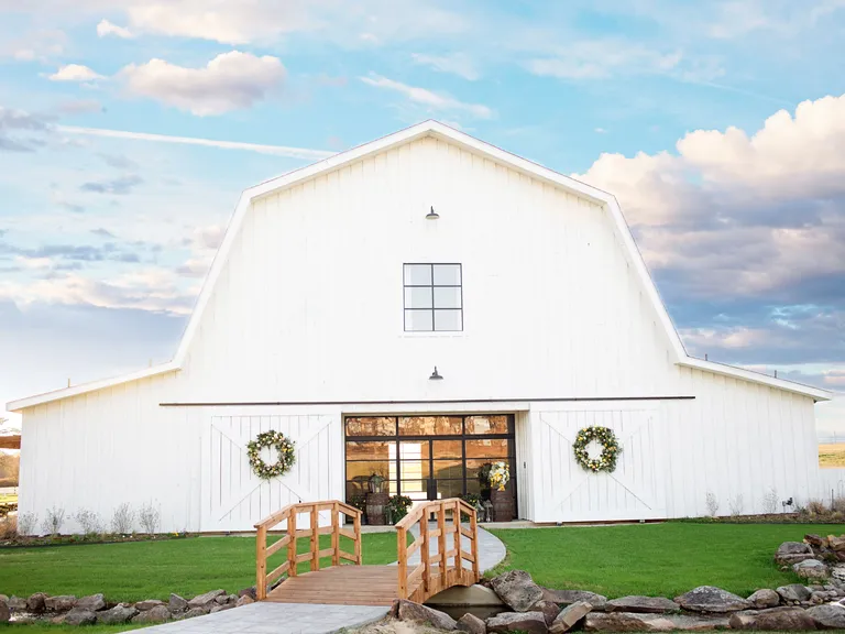 14 Unbelievable Barn Wedding Venues in Texas to Check Out