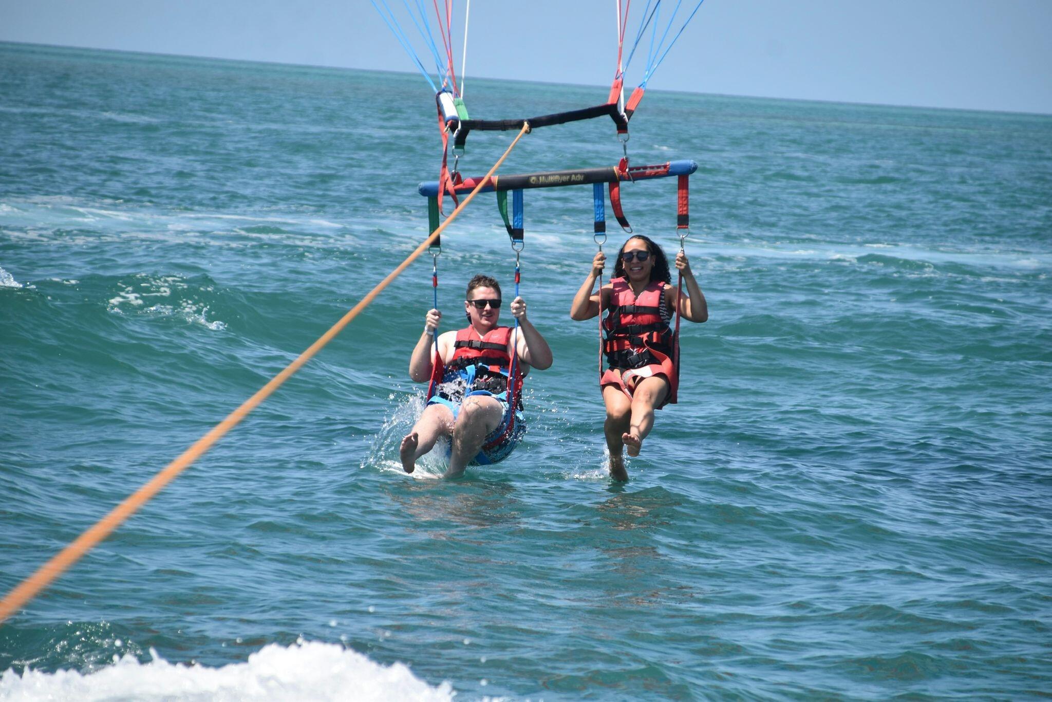 A blast in Key West!
 | 
Se divertindo em Key West, Florida.