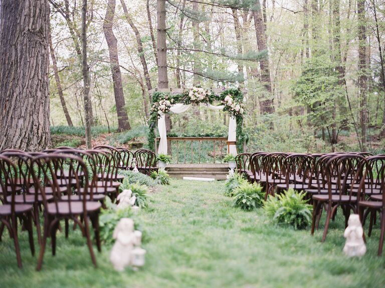 29 Alice in Wonderland Wedding Details You'll Love