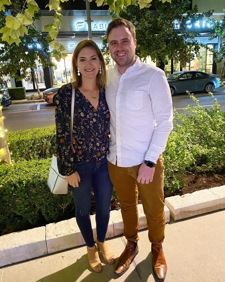 Evin visits Austin, Texas for the first time to see John and they officially start dating! 
