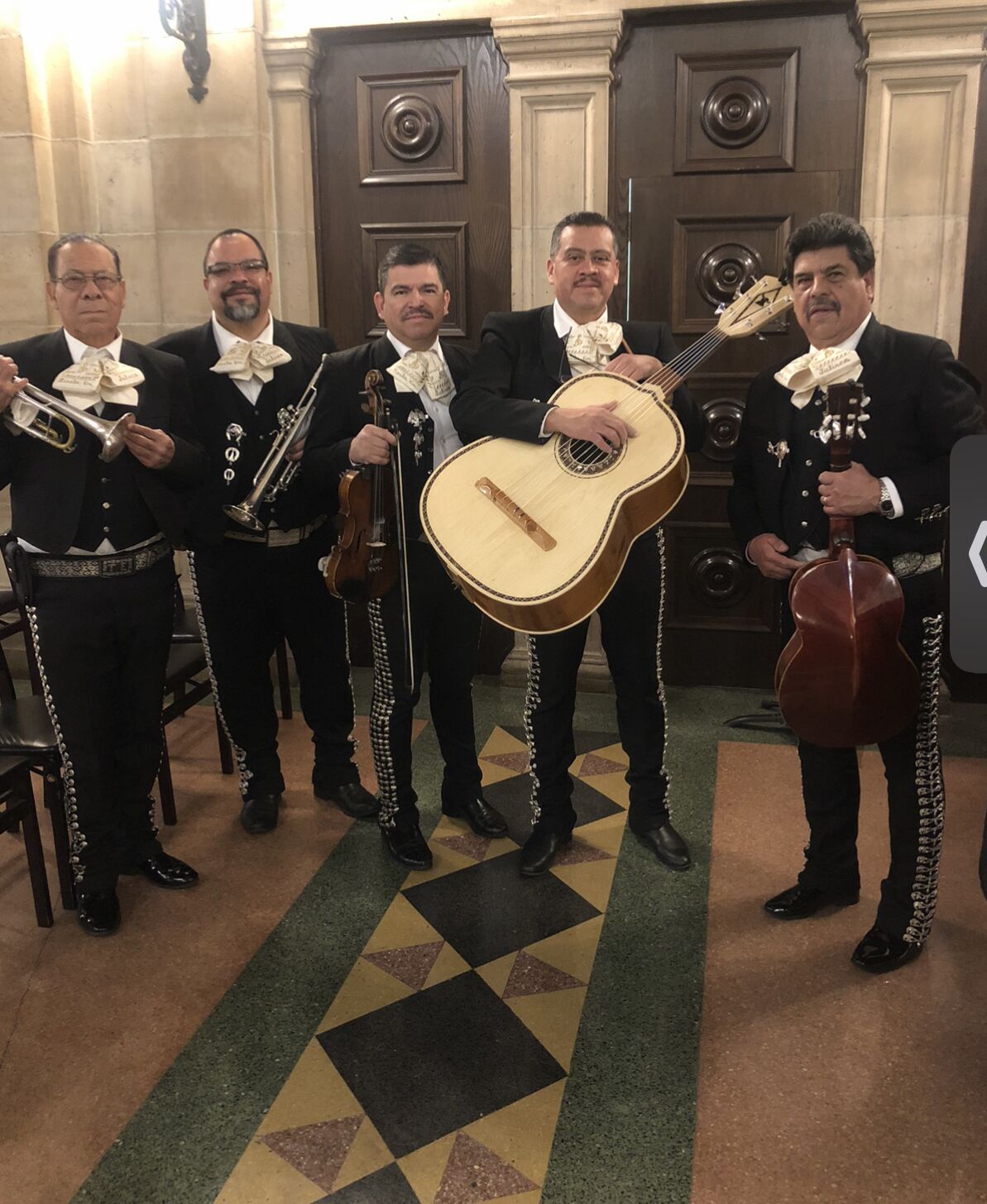 Mariachi Fiesta En Jalisco - Mariachi Band Los Angeles, CA - The Bash