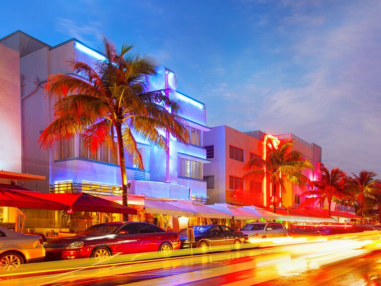 Miami Bachelorefte Party - Miami Beach at night