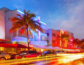 Miami Bachelorefte Party - Miami Beach at night