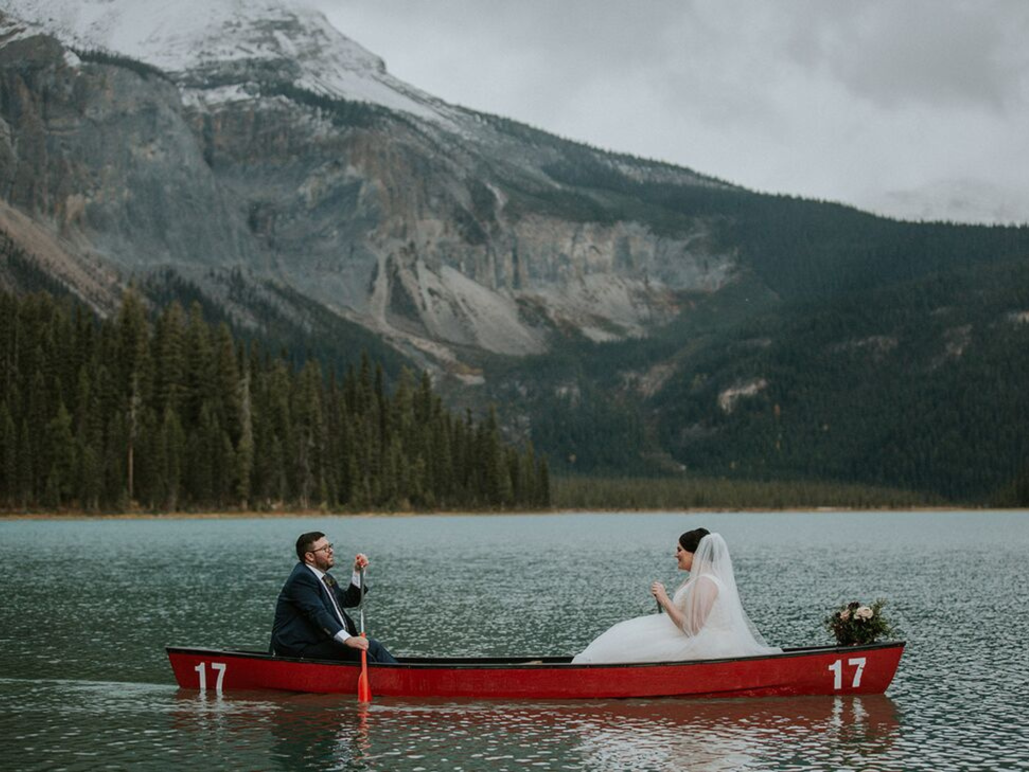 Bride and groom on canoe, Canadian wedding traditions