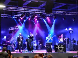 The TSE Band - New York's Premier Wedding Band - Cover Band - Slingerlands, NY - Hero Gallery 2