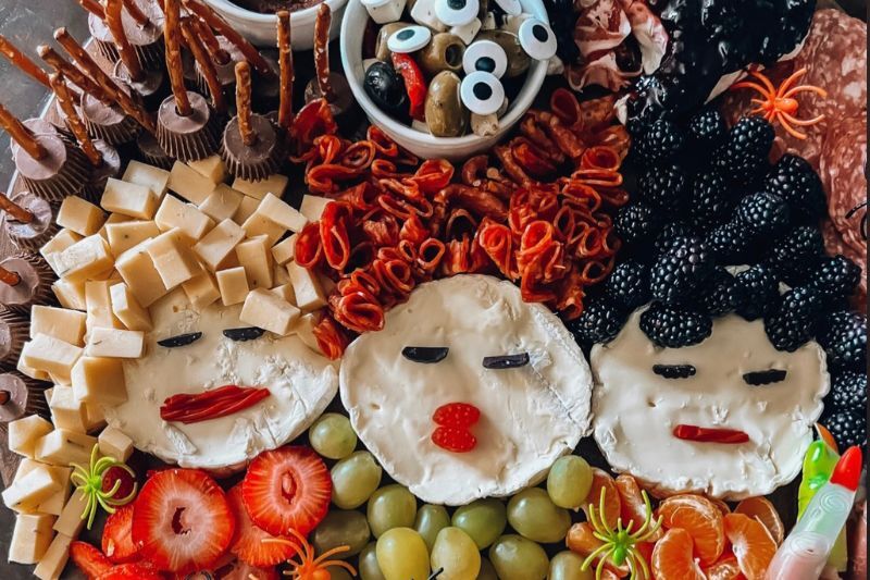 Hocus Pocus party idea - Hocus Pocus charcuterie