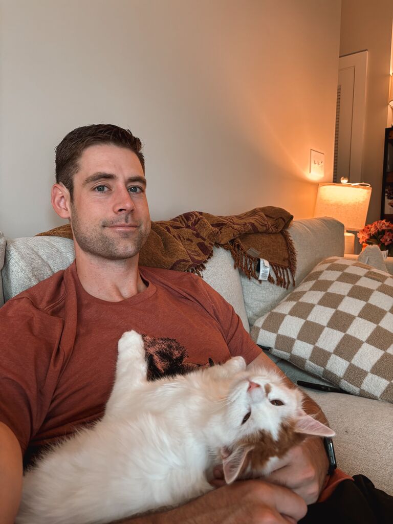 Drew meets another love of his life, Cheez-It. The list now goes: 
1. Cheez-It
2. Pepper 
3. Golf 
4. Crossfit
5. Allie 