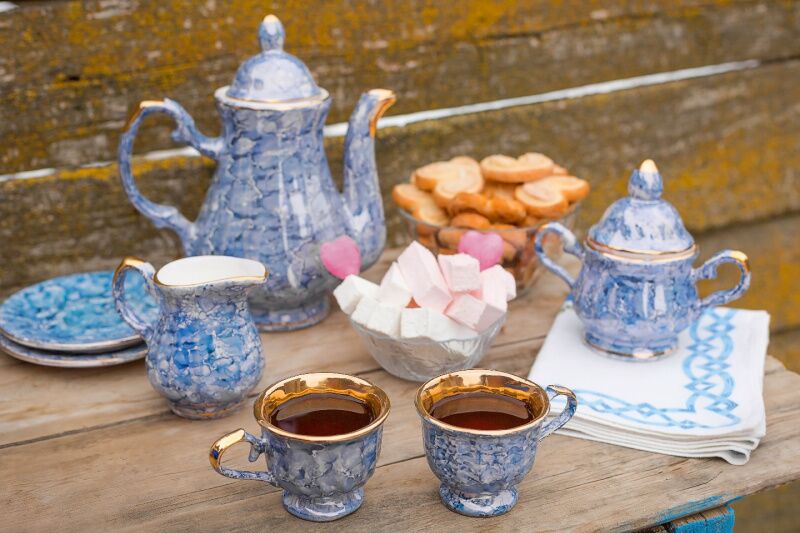Alice in Wonderland themed party idea - vintage tea sets