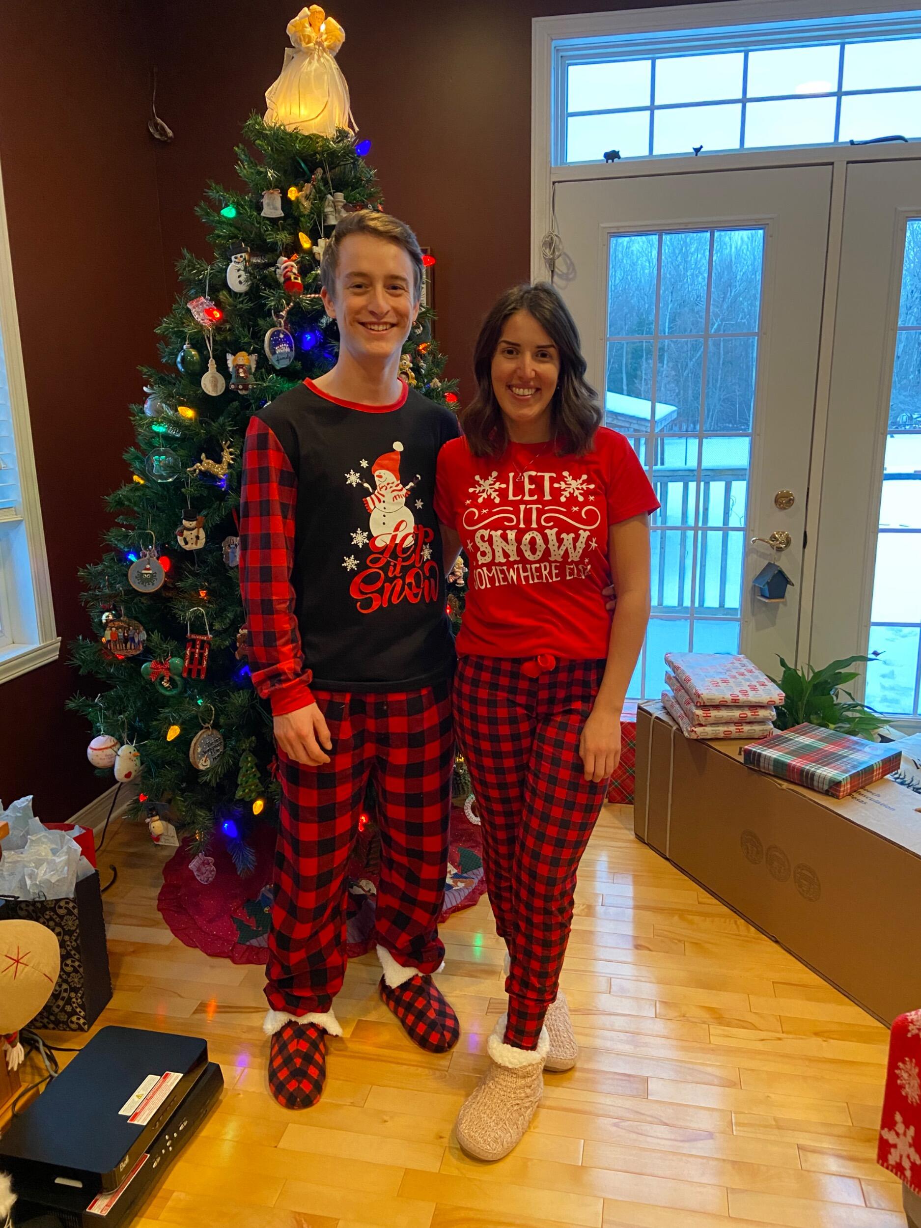 Joani and Léo’s first Christmas together was filled with love, laughter, and a whole lot of family. They celebrated with both sides, making sure to spend time with everyone. It was the beginning of blending their traditions—and the start of many more holidays side by side.