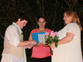 Krista Fenelon - Wedding Officiant - Hartland, MI - Hero Gallery 4