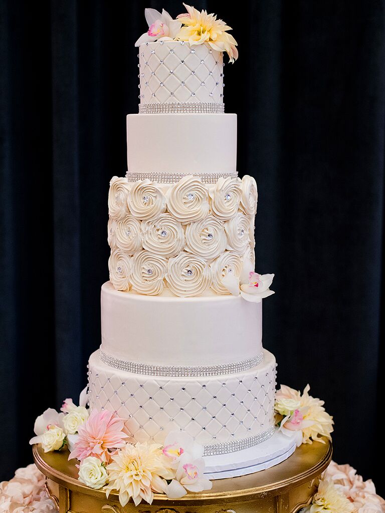 18 Wedding Cakes With Bling That Steal the Show