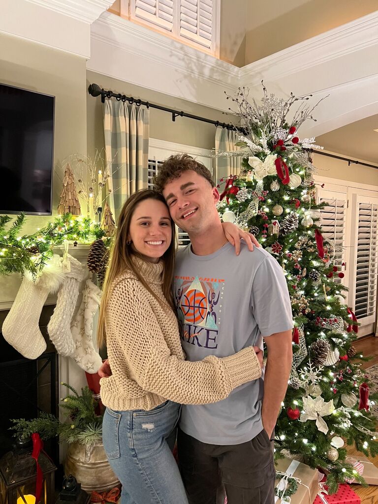 The one where Renee moves to Nashville...
Bye Louisville! Kyle threw Renee the sweetest going away party before she moved to be closer to him!