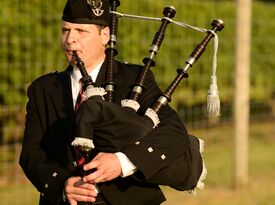 Hampton Pipes & Drums - Celtic Bagpiper - Bellport, NY - Hero Gallery 4