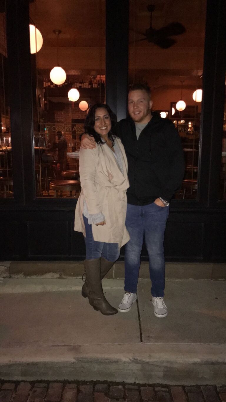Andrew introduced me to his family in Ohio, for the first time (: