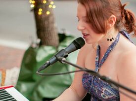 Justina Shandler - Singing Pianist - Santa Clarita, CA - Hero Gallery 1