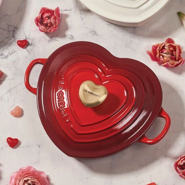 Heart-shaped cocotte wedding gift for sister