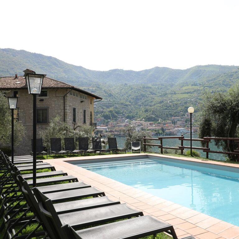 Free morning to relax - breakfast included.

Check out one of the amazing restaurants on the island for lunch: 
https://visitlakeiseo.info/en/products-and-flavours/restaurants-on-monte-isola/