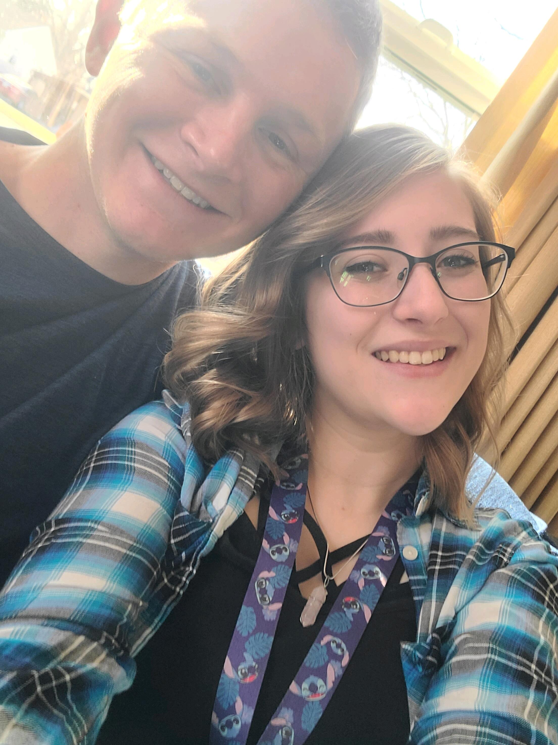 Hunter & Ash officially start dating!