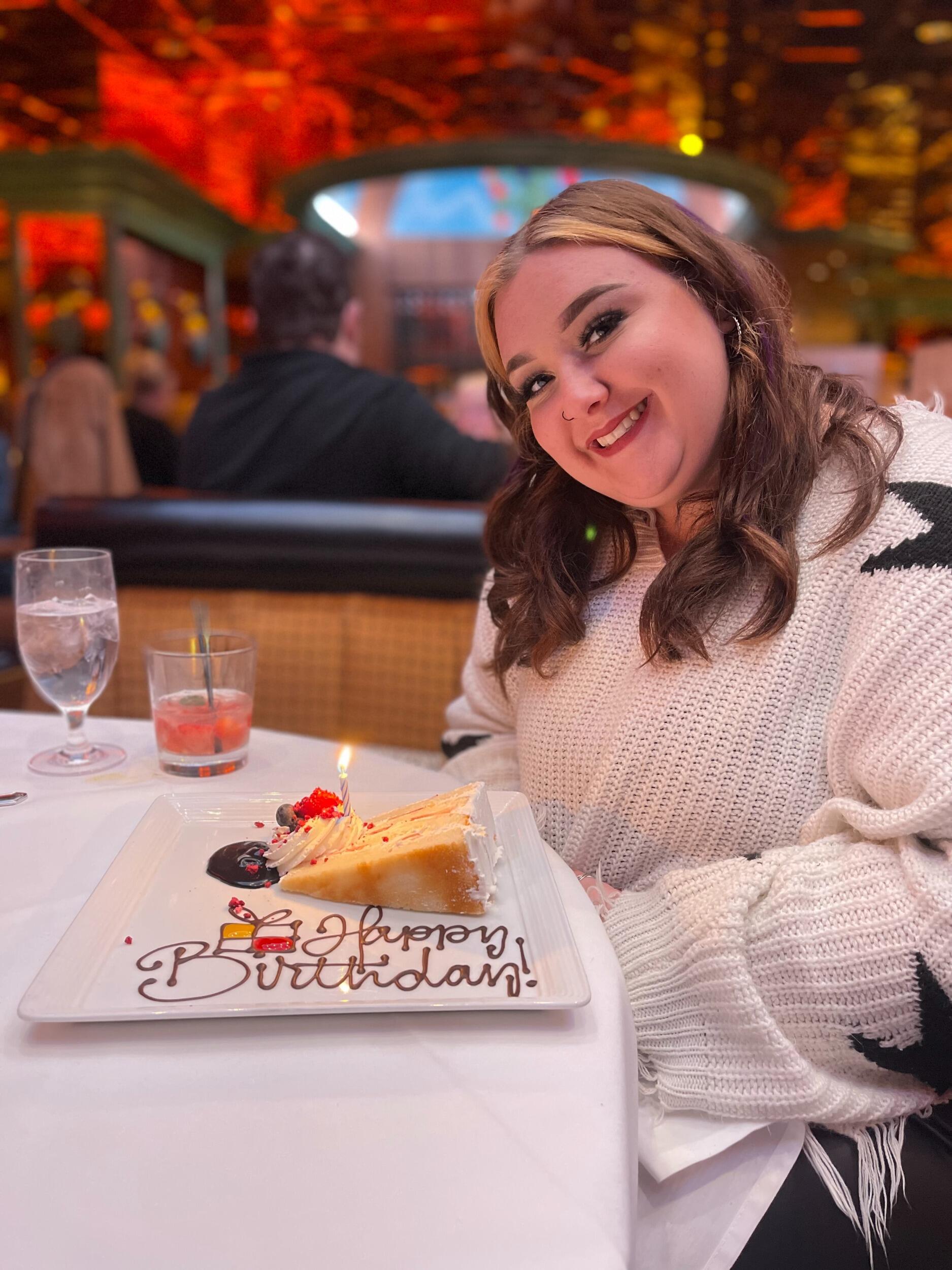 Piper turns 21! Whoop Whoop! With a fancy dinner at Atlantis casino and her first (legal) drink her birthday was definitely one to remember.