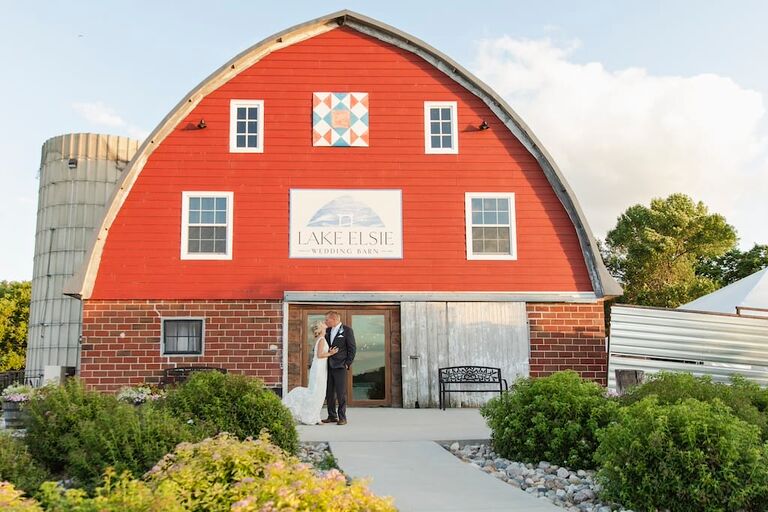 Lake Elsie Wedding Barn