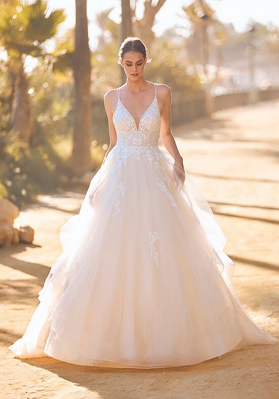 Thalia wedding 2025 dress price