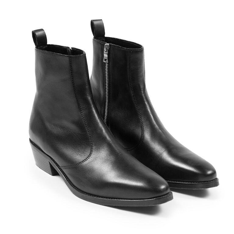 The Best Dress Boots for Men Who Want Style & Comfort At Weddings