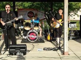 RetroActive - Classic Rock Band - Orland Park, IL - Hero Gallery 4