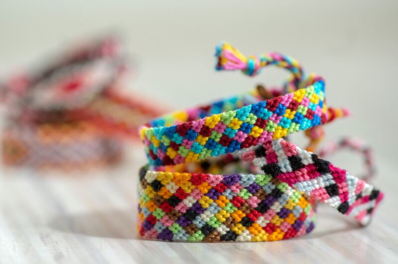 Hello Kitty party idea: friendship bracelets