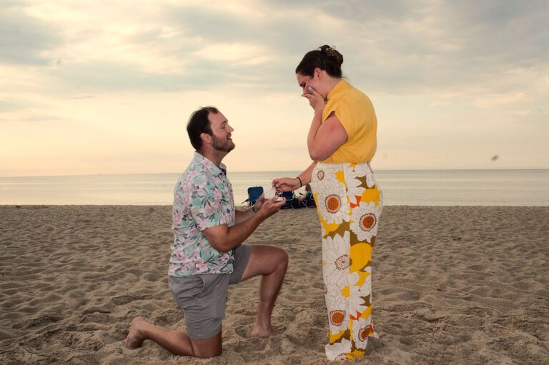 Jeremy proposed to Lauren in front of both of their parents on the same beach they spend most of their time watching the sunset