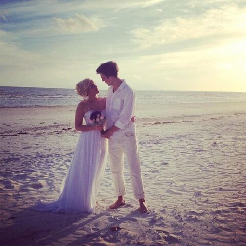 lara's bridals & formals