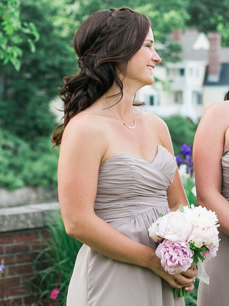 Hairdo for shop strapless dress