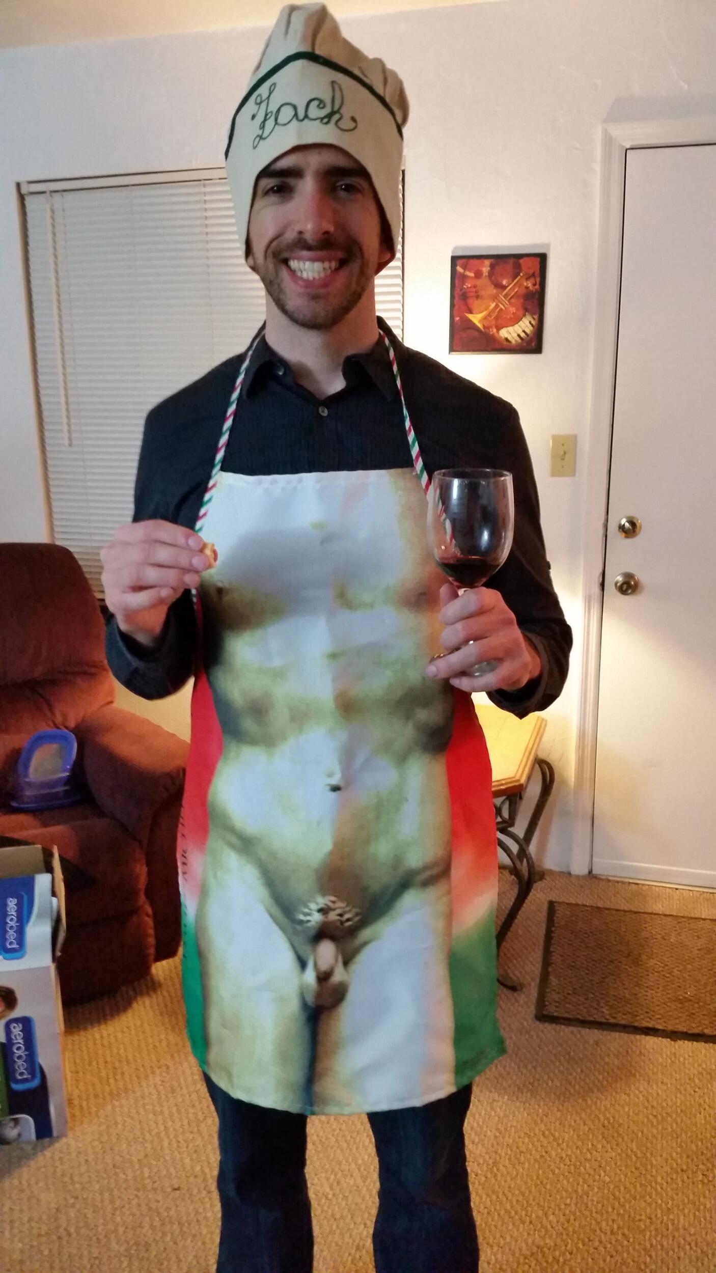 On Valentine's Day, the Italian Stallion cooked one of his signature dishes for Nikki (complete with his David apron and chef's hat), and thus was born their love of cooking together.