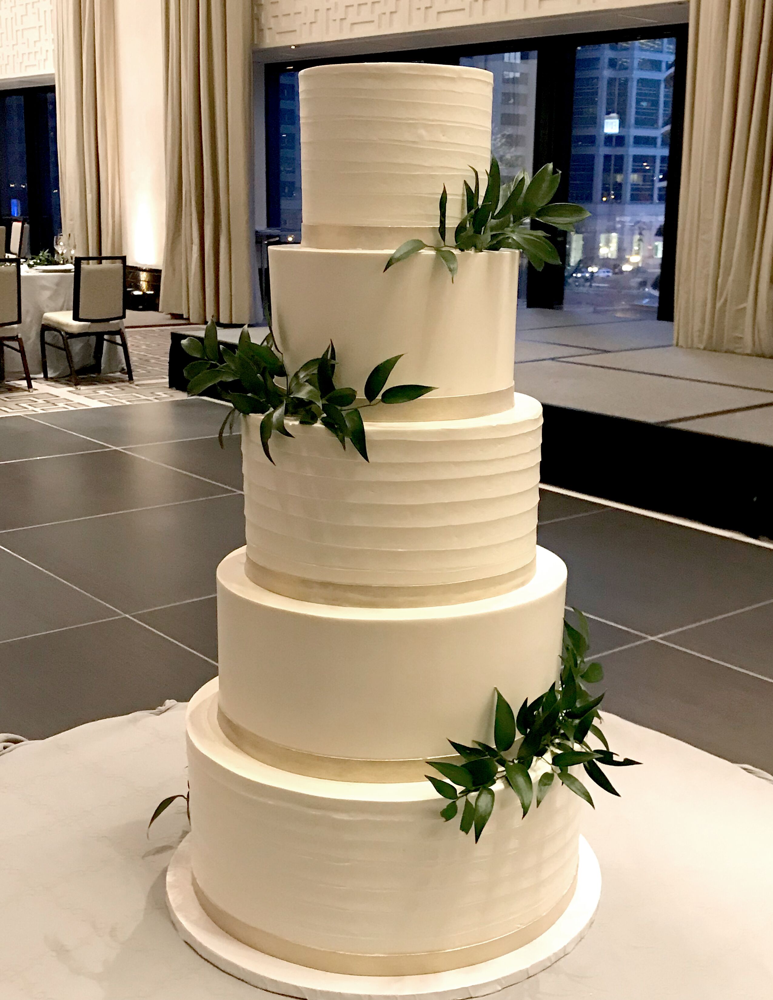 Wedding Cake Bakeries In Chicago Il The Knot